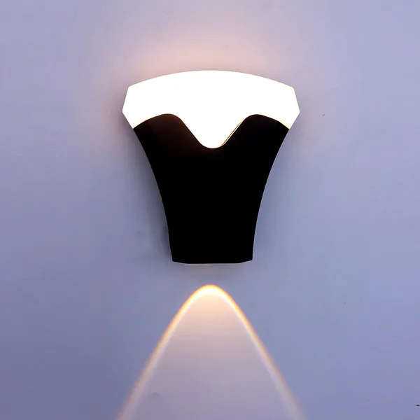 Tronic 6W LED Outdoor Wall Light - IP54 Warm White