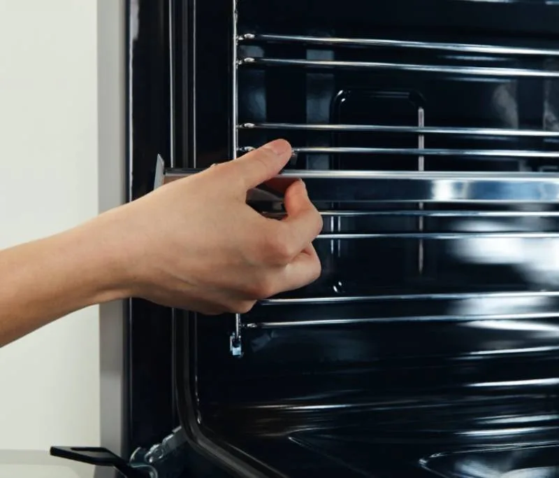 Hisense Freestanding Cooker 90x60cm, 4 Gas + 2 Electric Burners, Electric Oven, Glass Lid, Silver HF942GEES