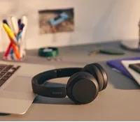 Sony Wireless Bluetooth Overhead Headphone. 30 mm. Driver Unit, Smartphone Comptaible for Easy Handsfree Calling and Voice Assistant Comands Mic, Cushioned Earpads WH-CH520