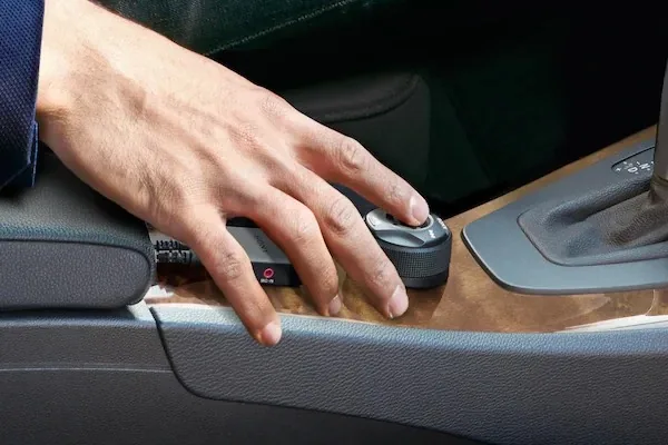 Sony In-Car Smartphone Controller with Bluetooth Wireless Technology RM-X7BT