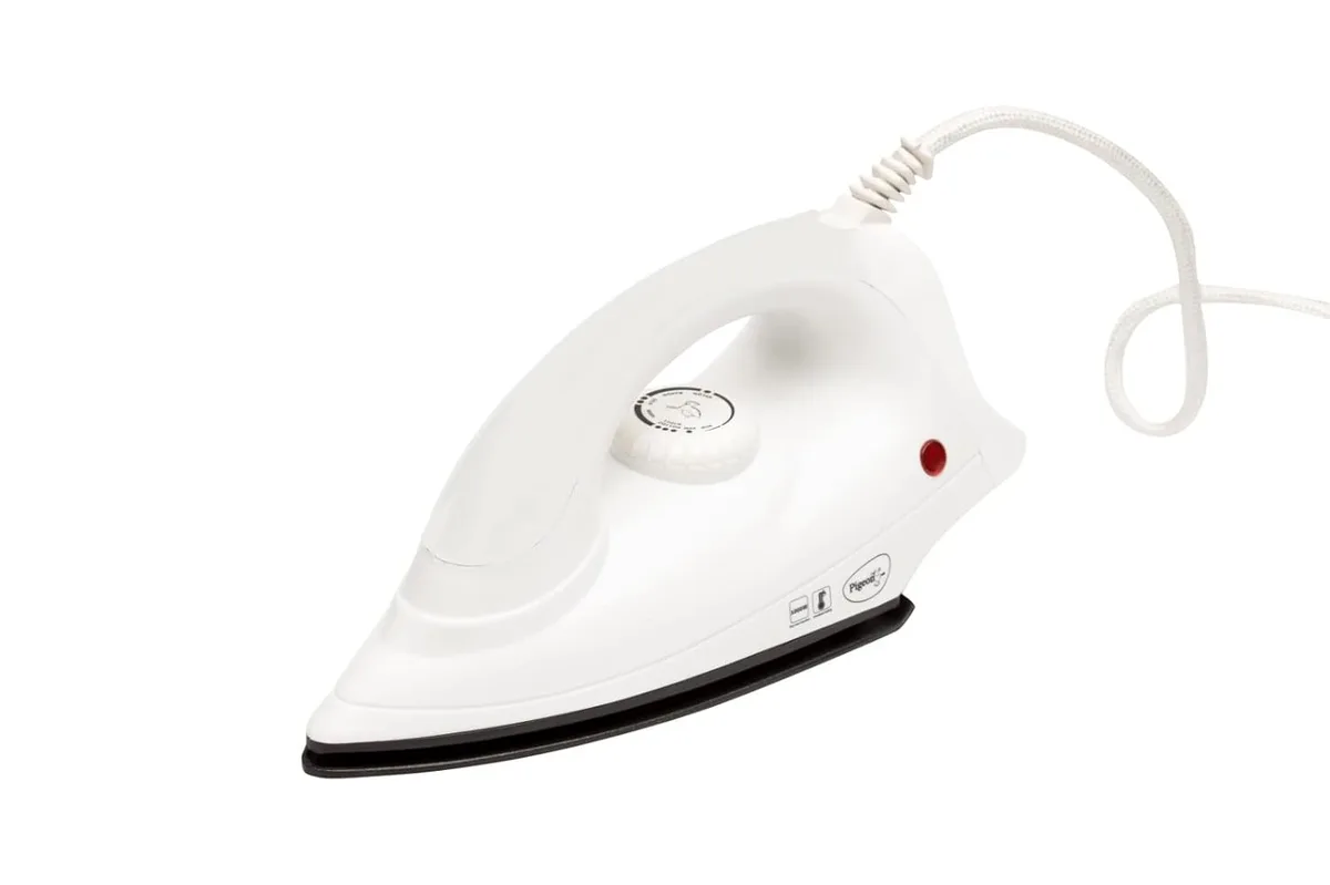 Pigeon Aluminum Ivory 1000 Watts Dry Iron