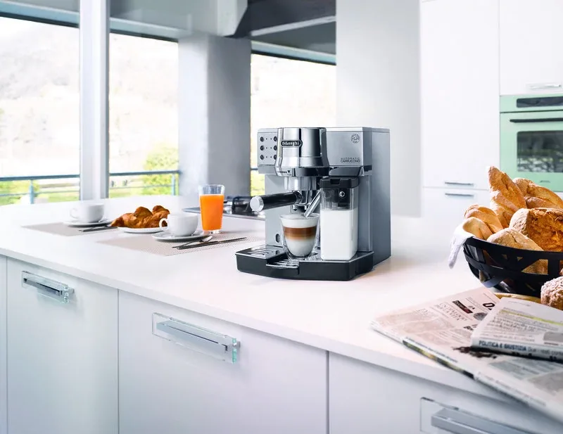 Delonghi Pump Espresso & Cappuccino Machine 1450W, Automatic Milk Frother, Metallic EC850.M