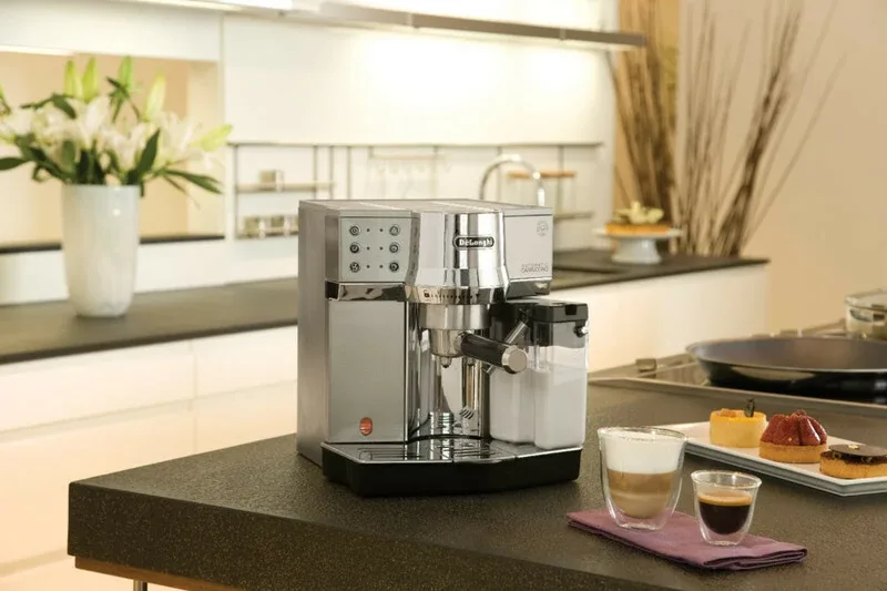 Delonghi Pump Espresso & Cappuccino Machine 1450W, Automatic Milk Frother, Metallic EC850.M